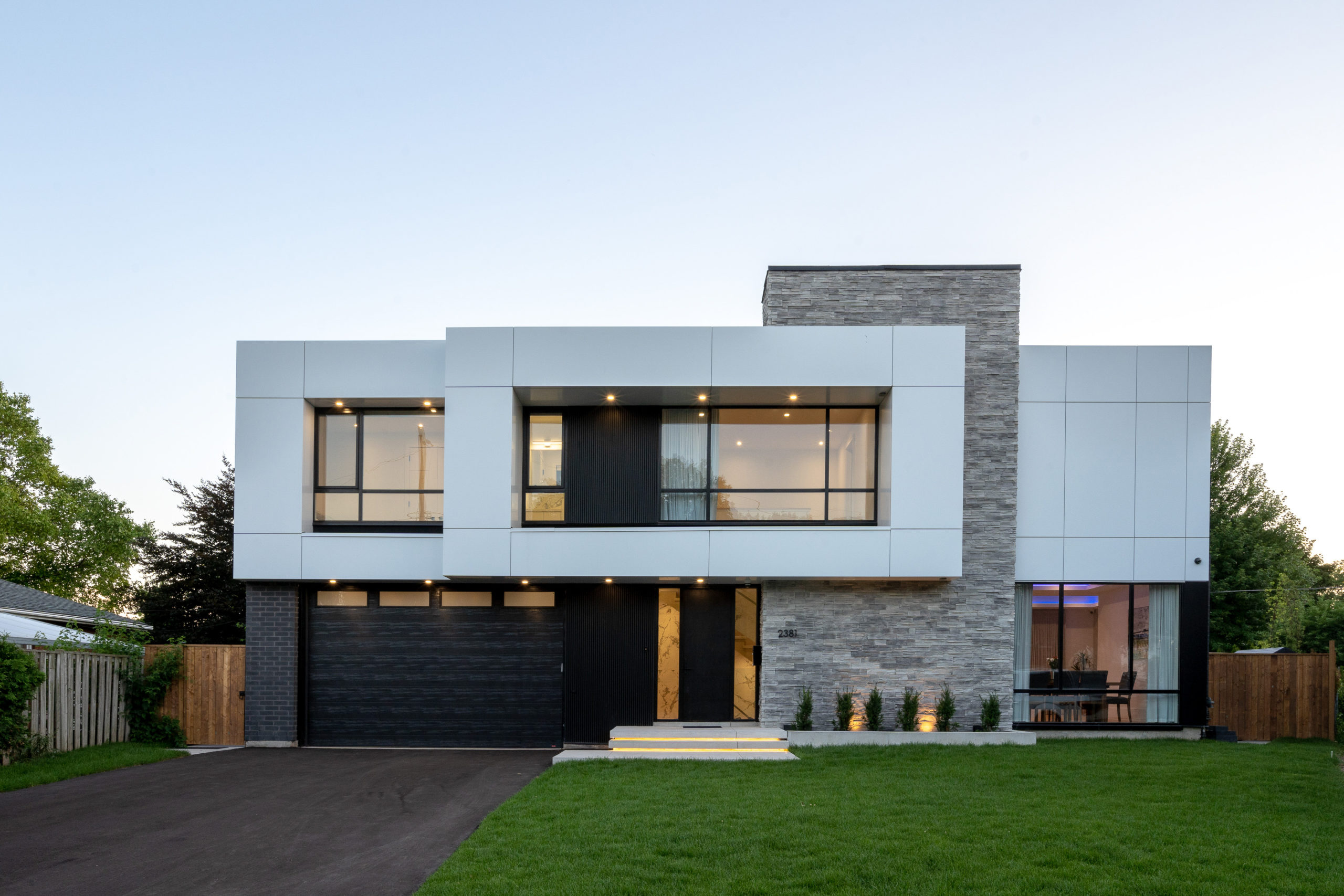 Modern Custom Home – Burlington ON